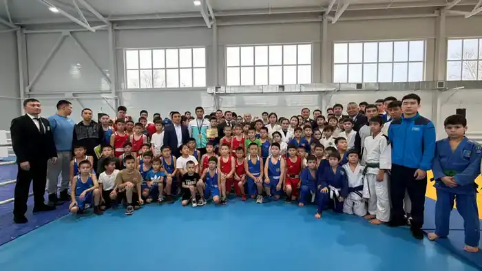 В Коргалжынском районе открылся физкультурно-оздоровительный комплекс (2)