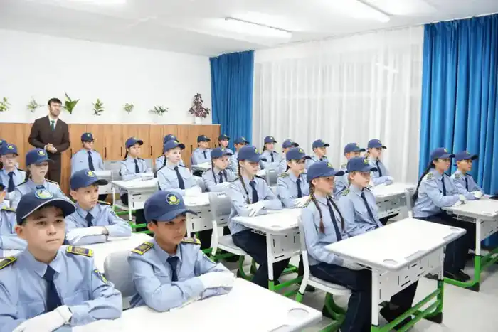 Открытие полицейского класса "Жас сақшы" в Карагандинской области: шаг к формированию правосознания у молодежи {city2}