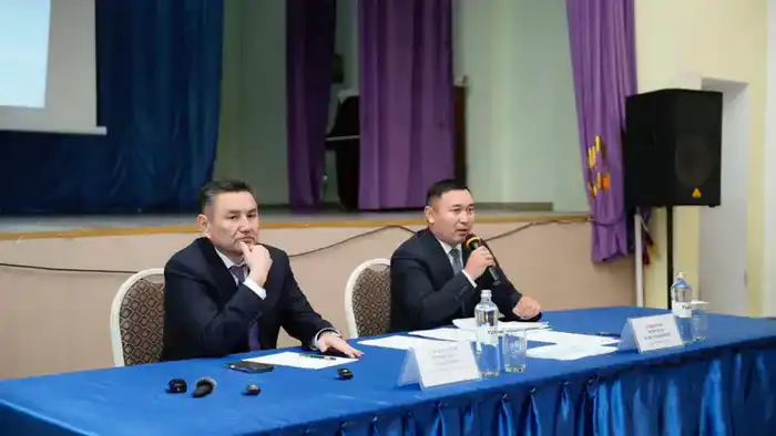 Аким ВКО обсудил с жителями Маралды вопросы экологии и социального развития {city2}