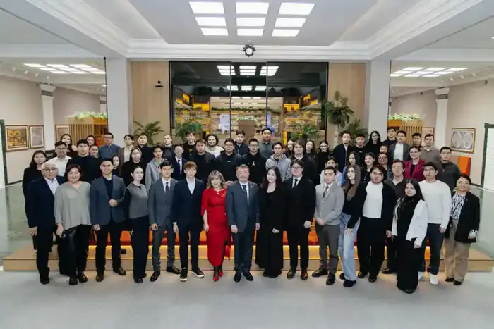 Министр юстиции Ерлан Сарсембаев принял участие в торжественном открытии юридической клиники при Maqsut Narikbayev University и провел гостевую лекцию для студентов (4)