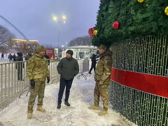 МЧС обеспечило пожарную безопасность при зажжении новогодних елок в столице (6)