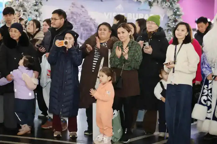 Военнослужащие Нацгвардии наполнили столицу новогодним настроением (3)