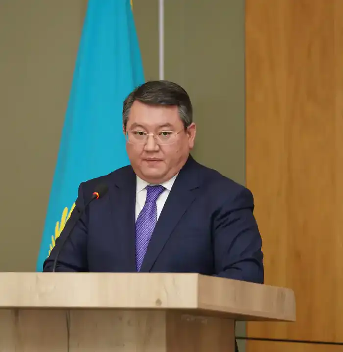 Обсуждение приоритетных направлений Послания Президента в Туркестане: влияние на цифровую трансформацию и общественное участие {city2}