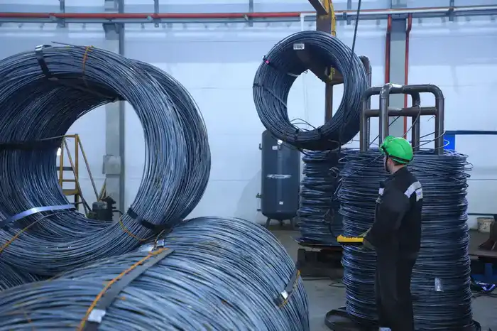 От проволоки до бытовой химии: обрабатывающая промышленность Карагандинской области выросла на 6,2% за 10 месяцев (3)