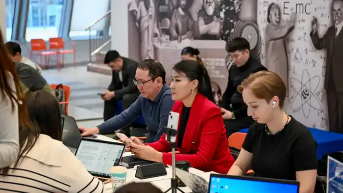 Интеграция электронных журналов на платформе «QazTech» упростит управление образовательными данными и перевод учеников между школами к 2026 году {city2}