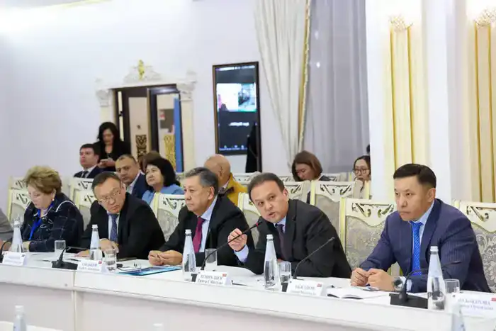 Председатель Высшего Судебного Совета Дмитрий Малахов принял участие в круглом столе на тему «Антикоррупционная устойчивость и конституционные права человека: формула “Закон и Порядок”» (2)