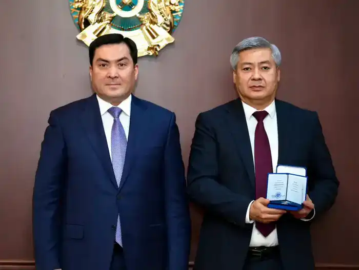 Награды Минэнерго ко Дню энергетика лучшие представители отрасли Казахстана {city2}