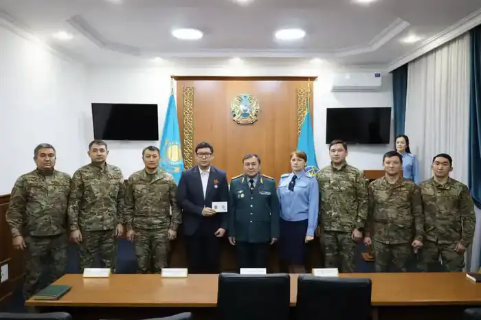 Герой спасения: Айткен Азамат получил медаль за отвагу в реке Есиль {city2}