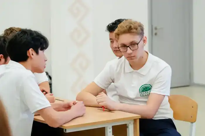 «Закон и порядок»: интеллектуальную игру «Что? Где? Когда?» провели среди столичных студентов (6)