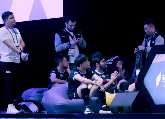 Казахстанские команды демонстрируют национальную гордость на международном турнире Games of the Future в Абу-Даби {city2}