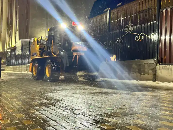 Техсоль на улицах: зима встречает асфальт! {city2}