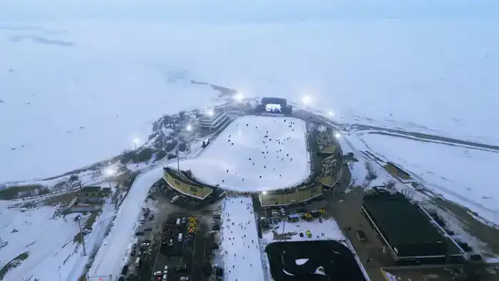 Ледяное волшебство: каток под открытым небом! {city2}