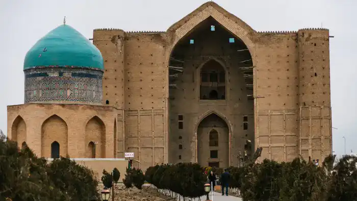 Туркестан: 100 миллионов тенге за семиминутный видеоролик — комментарий акима Кушерова {city2}