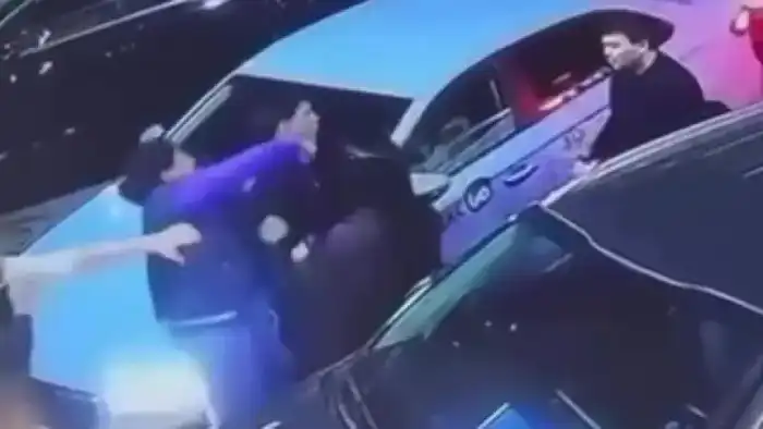 Чиновник в драке: этика требует увольнения в Туркестане {city2}