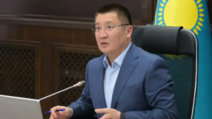 Аким Павлодарской области сохраняет активность в Threads, несмотря на критику, подчеркивая важность открытого диалога с населением {city2}