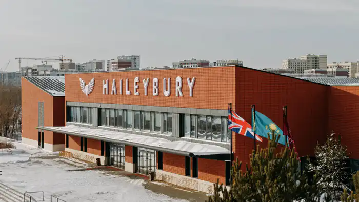 Будущее образования: как наши школьники адаптируются к эпохе ИИ {city2}