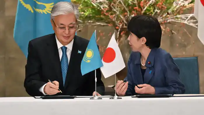 Казахстан и Япония: Два моста, соединяющие континенты, подписали 14 документов о сотрудничестве {city2}