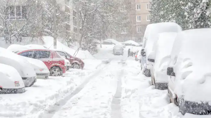 Мощный циклон накроет Казахстан: синоптики предупреждают о резком ухудшении погоды 11-13 декабря {city2}