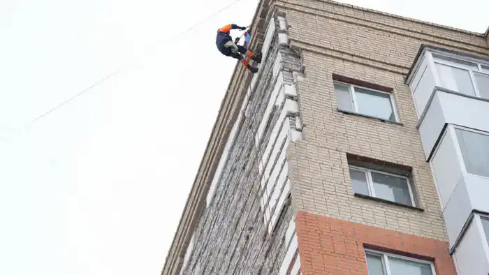 Обрушение облицовки жилого дома в Астане: все пострадавшие выписаны из больницы {city2}