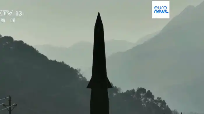 Китайские военные учения у Тайваня: предупреждение сепаратистам и боевые стрельбы в пяти акваториях {city2}