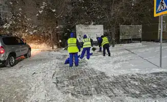 Астана очищает свои улицы от снежного плена: тысяча единиц спецтехники на страже порядка