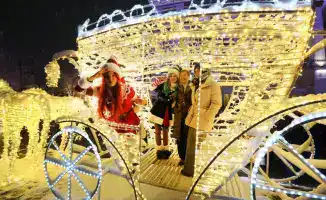 В Алматы открыты 13 новых новогодних локаций, установлены 21 каток и 74 ёлки