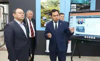 Научный мост в будущее: Абзал Нукенов исследует инновации КазНУ