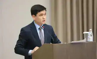 Глава региона обсудил контроль цен на продукты к Новому году