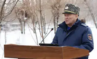 В Жамбылской области министр обороны открыл мемориальную доску в честь 115-летия Бауыржана Момышулы
