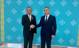 Дружба через образование: орден для президента университета!