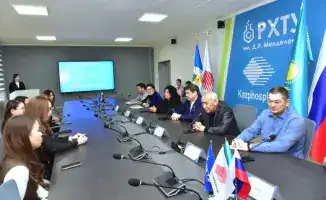 В Таразе вручены первые двойные дипломы выпускникам программы РХТУ и Университета Дулати