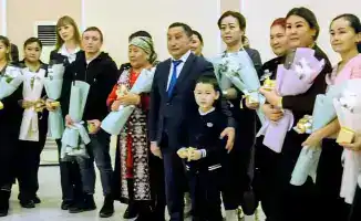 В Абае 38 очередников получили ключи от новых квартир