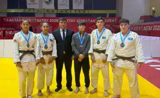 Юные дзюдоисты из Астаны завоевали золото на смешанных командных соревнованиях в Актау