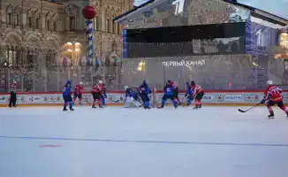 Ледяной фронт дружбы: сборная МЧС Казахстана в борьбе на хоккейном турнире спасателей в Москве