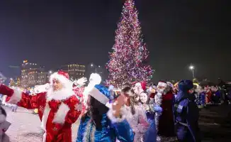 Шымкент встречает зиму: главная ёлка зажгла огни праздника