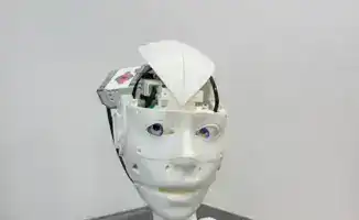 Ученики «Келешек мектебі» строят мосты понимания с помощью робота-помощника для инклюзии