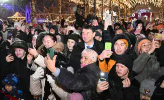 Алматы: ёлка, фейерверки и волшебство на площади!