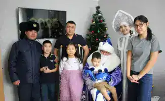 Полиция Восточно-Казахстанской области организовала новогодний праздник для детей погибших и раненых сотрудников