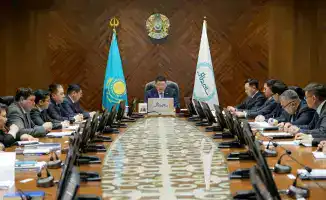 Обсуждение развития дорожной инфраструктуры в области Абай: международный подход к безопасности и качеству