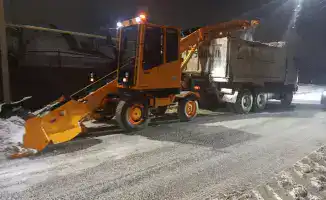 В Астане более 1200 единиц спецтехники задействованы в ночной снегоуборке