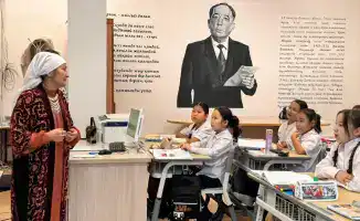 Школьники Астаны с интересом освоили мастер-класс по рукоделию от бабушек-волонтеров