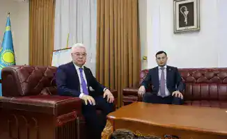 Посол Казахстана обсудил туризм с Нуртасом Карипбаевым
