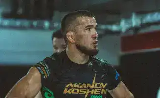 Кошен Аканов нокаутирует Сардора Худойбердиева в первом раунде на турнире Brave CF и ATF