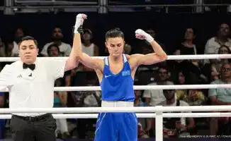 Двукратный чемпион мира из Казахстана Сакен Бибосынов получил в подарок крупную сумму денег и лошадь за свои заслуги в спорте, сообщает Tengri Sport.