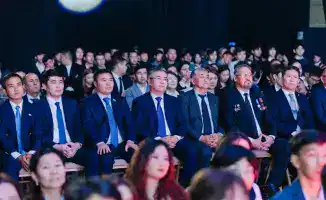 Аким области наградил лучших специалистов на итоговом вечере Года рабочих профессий в Атырау