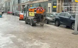 Астана: Резкое потепление приостанавливает работу ледяных горок и катков на набережной Есиль