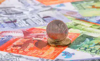 Курс рубля и обман на миллиард: Казахстан столкнулся с финансовыми скандалами 11 декабря