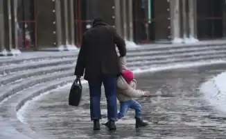 Праздничные дни в Астане и Алматы: дождь и гололёд на Новый год