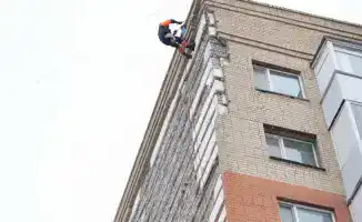 Обрушение облицовки жилого дома в Астане: все пострадавшие выписаны из больницы