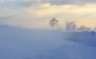 Циклон в Казахстане: ураганный ветер грозит разрушениями и нарушением транспортного сообщения 13-15 декабря